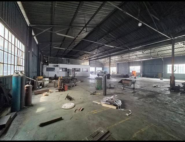 1,108M² WAREHOUSE TO LET IN WADEVILLE